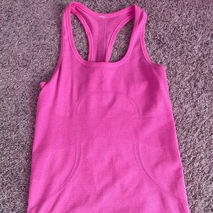 hot pink lululemon tank top!!
